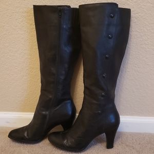 Born black leather boots w/ faux button detail